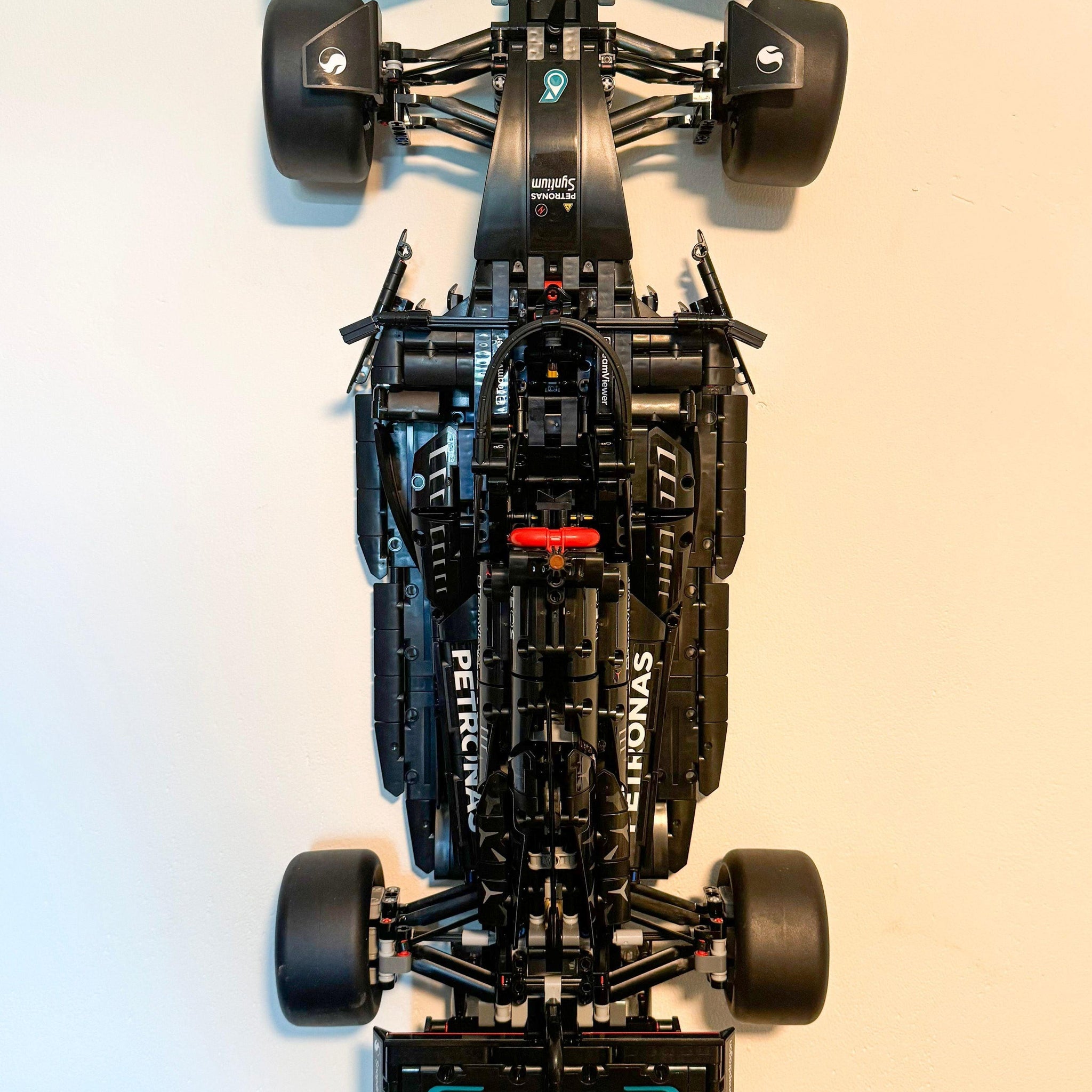 Muurbeugel voor LEGO Technic Mercedes-AMG F1 W14